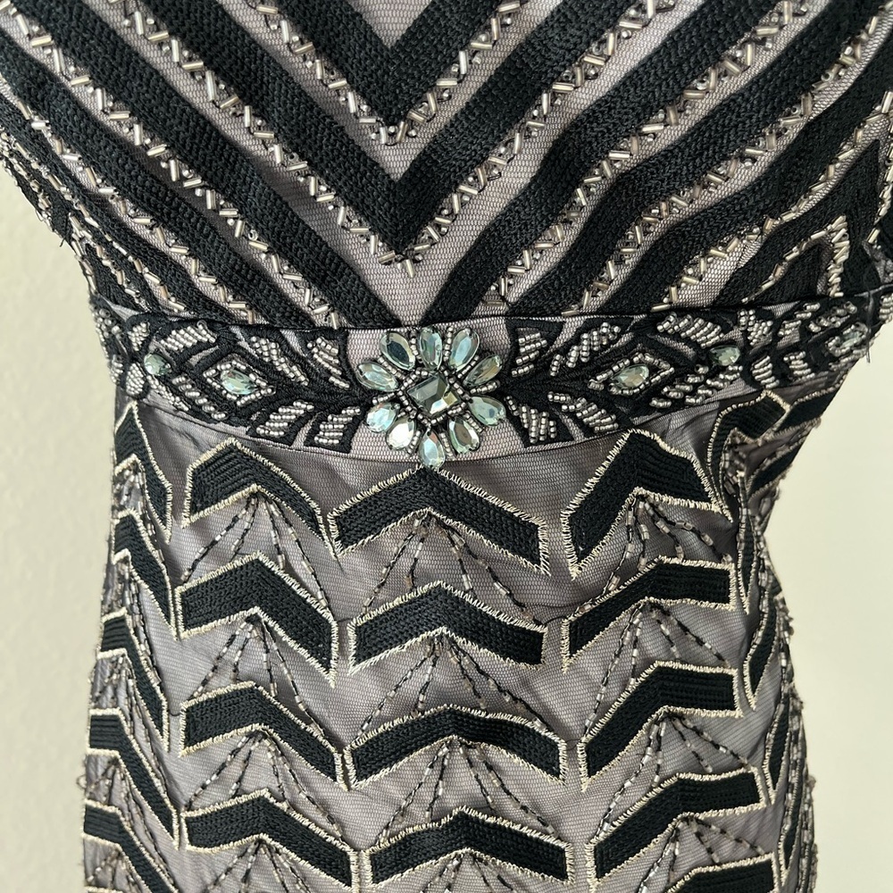 Y2K SUE WONG EMBELLISHED SLEEVELESS V-NECK BLACK /PLATINUM sz 4 - Picture 5 of 9